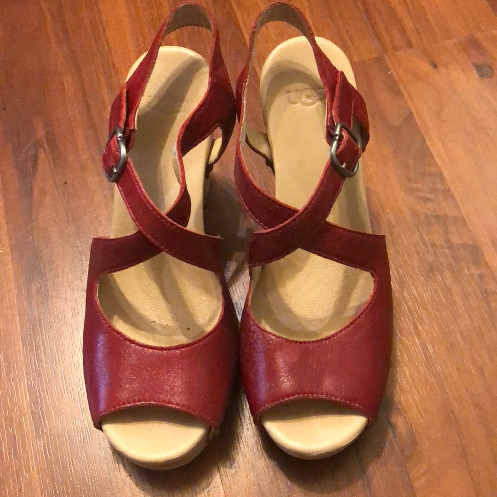 Red Ugg Sandal Clogs